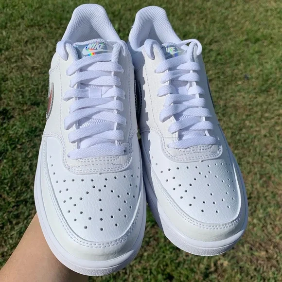 NEW NIKE COURT SHOES WHITE - Picture 2 of 3